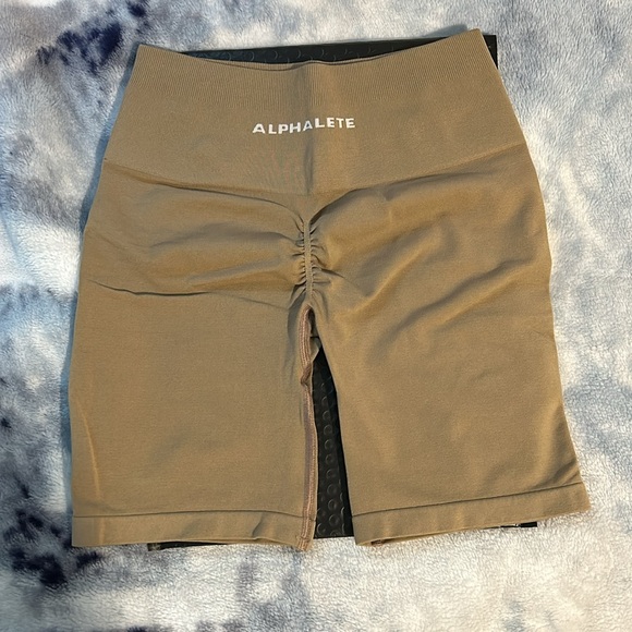 NWT Alphalete Amplify Biker Short - Picture 2 of 7